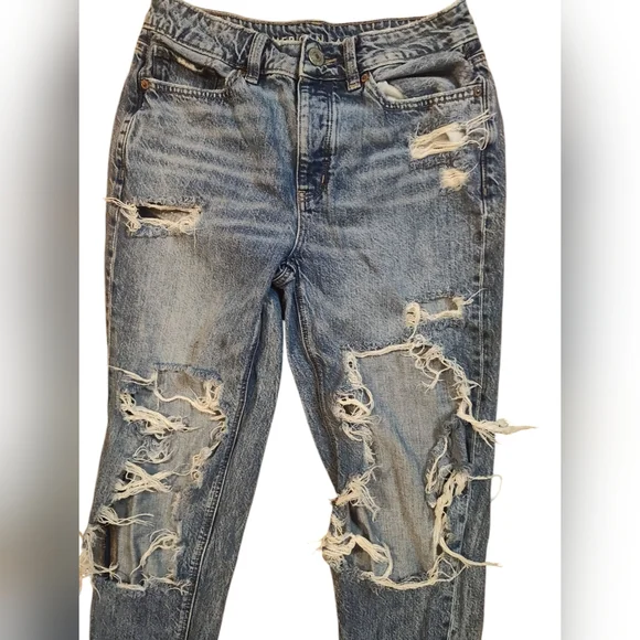 American Eagle Thrashed Tomgirl Shredded Denim Blue Jeans Edgy Size 2 Short - Picture 4 of 5